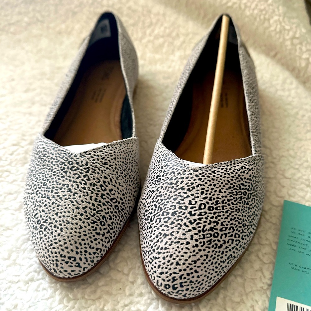 Toms slip on shoes